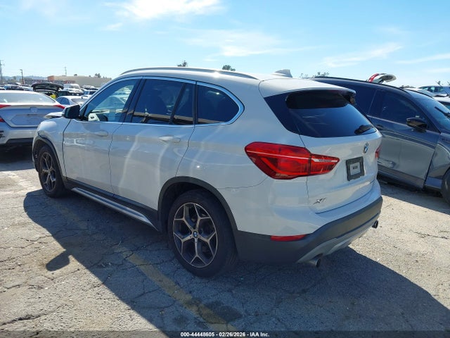 2018 BMW X1 WBXHU7C30J5L07200 Photo 2