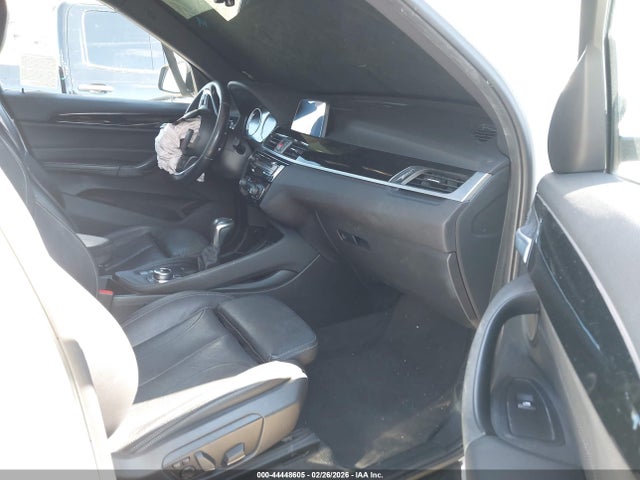 2018 BMW X1 WBXHU7C30J5L07200 Photo 4