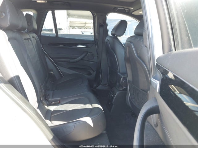 2018 BMW X1 WBXHU7C30J5L07200 Photo 7