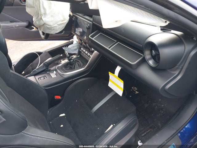 2024 TOYOTA GR86 JF1ZNBE17R9757479 Photo 4