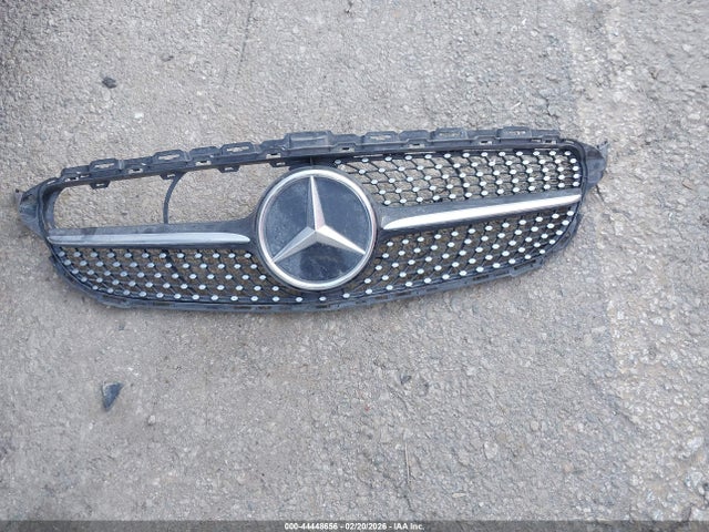 55SWF4JB7JU276810 Mercedes-Benz C 300