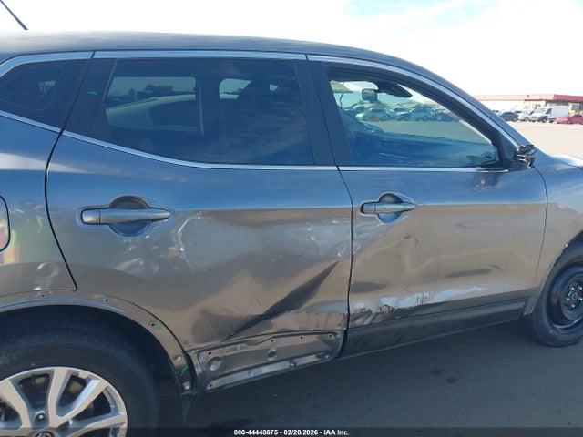 44448675 :رقم المزاد ، JN1BJ1AV0MW568924 vin ، 2021 Nissan Rogue Sport S Fwd Xtronic Cvt مزاد بيع