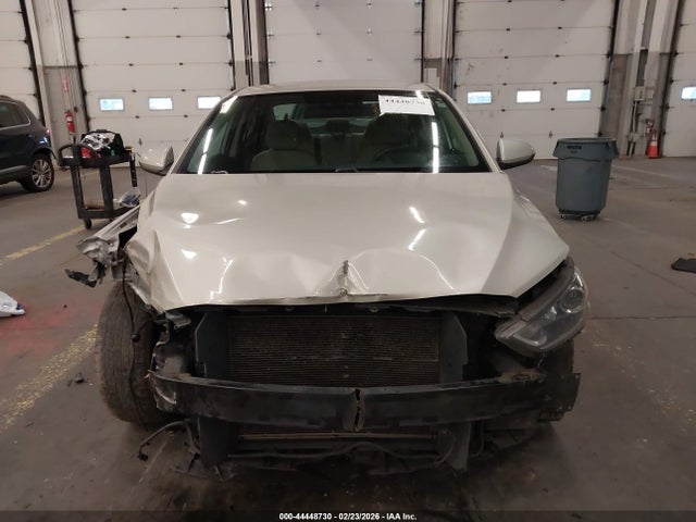 5NPD84LFXJH385637 Hyundai ELANTRA SEL