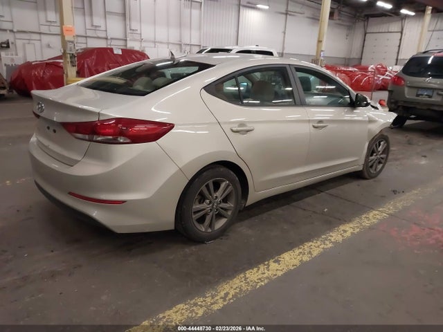 5NPD84LFXJH385637 Hyundai ELANTRA SEL