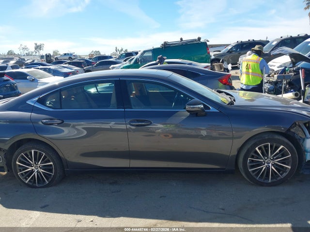 44448744 :رقم المزاد ، 58ADA1C10PU028378 vin ، 2023 Lexus Es 300h مزاد بيع