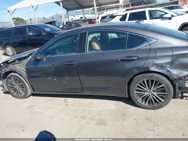 44448744 :رقم المزاد ، 58ADA1C10PU028378 vin ، 2023 Lexus Es 300h مزاد بيع