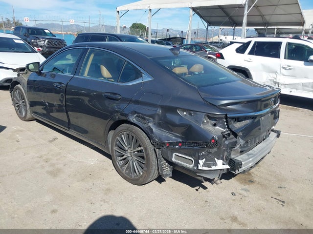 44448744 :رقم المزاد ، 58ADA1C10PU028378 vin ، 2023 Lexus Es 300h مزاد بيع