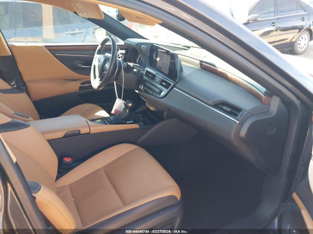 44448744 :رقم المزاد ، 58ADA1C10PU028378 vin ، 2023 Lexus Es 300h مزاد بيع