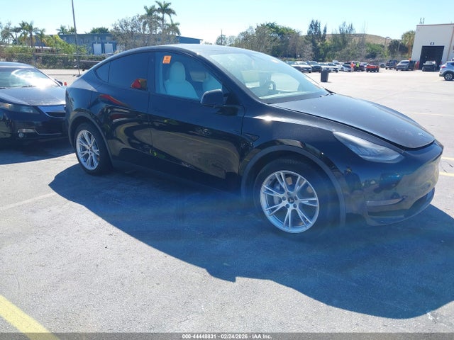 2020 TESLA MODEL Y 5YJYGDEE1LF043178 Photo 0