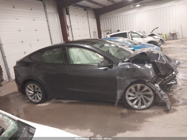 44448843 :رقم المزاد ، 7SAYGDEE0TA498314 vin ، 2026 Tesla Model Y Long Range Launch Series/premium All-wheel Drive مزاد بيع