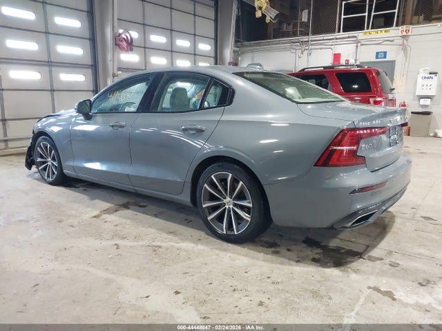 2022 VOLVO S60 7JRL12TZ8NG189481 Photo 2