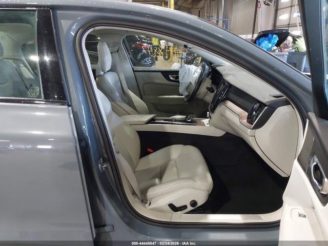 2022 VOLVO S60 7JRL12TZ8NG189481 Photo 4