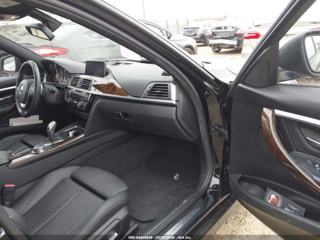 44448849 :رقم المزاد ، WBA8E3G59GNU01614 vin ، 2016 Bmw 328i Xdrive مزاد بيع