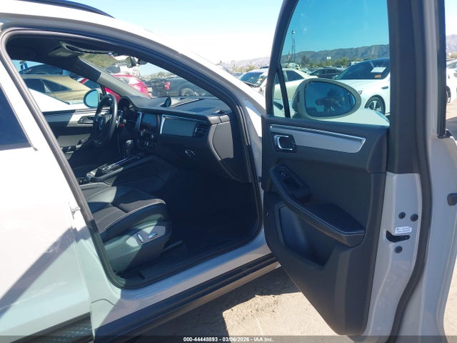 2024 PORSCHE MACAN WP1AA2A54RLB13712 Photo 4
