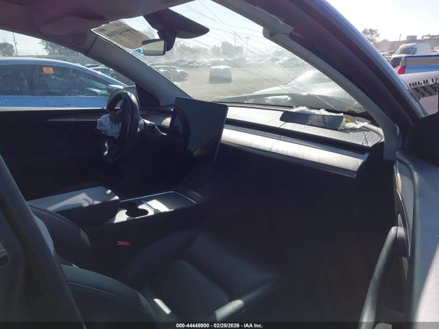 2025 TESLA MODEL Y 7SAYGDED5SF227130 Photo 4