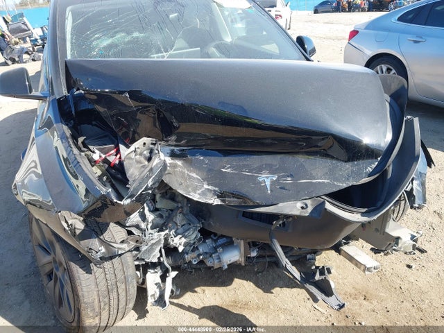 2025 TESLA MODEL Y 7SAYGDED5SF227130 Photo 5