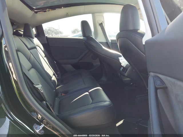 2025 TESLA MODEL Y 7SAYGDED5SF227130 Photo 7