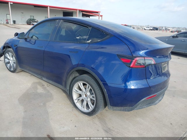 2024 TESLA MODEL Y 7SAYGDEE8RA221175 Photo 2