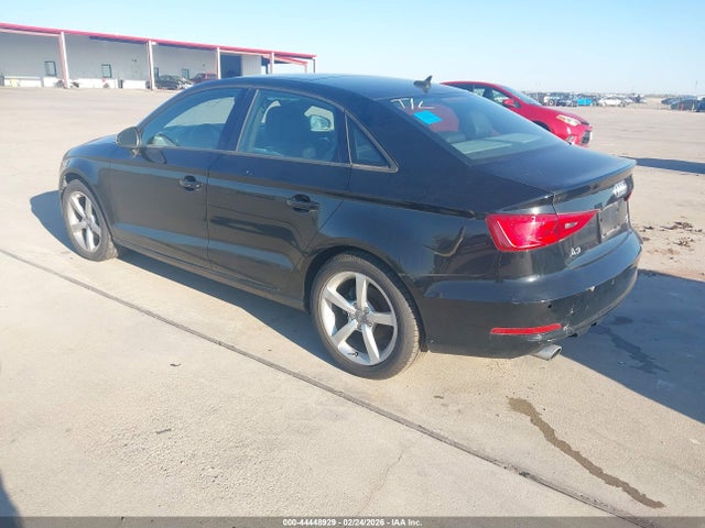 2015 AUDI A3 WAUBFGFF7F1105646 Photo 2