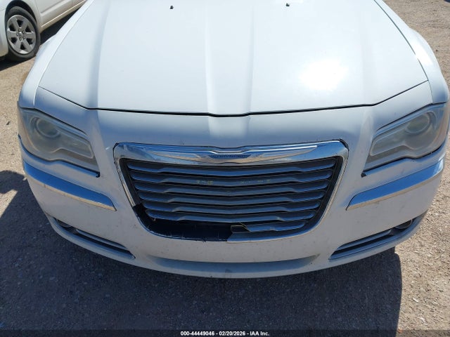 Chrysler 300 2014 2C3CCAAG2EH382433 Image 14