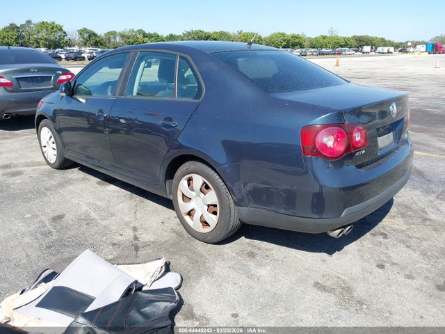 2010 VOLKSWAGEN JETTA 3VWJZ7AJ0AM042691 Photo 2