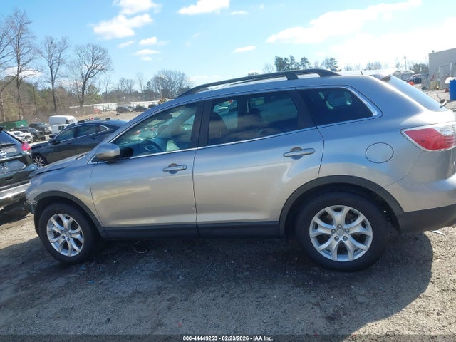 44449253 :رقم المزاد ، JM3TB2BA4B0304001 vin ، 2011 Mazda Cx-9 Sport مزاد بيع