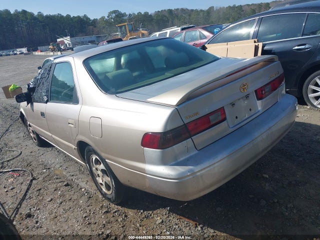 1999 TOYOTA CAMRY 4T1BG28K5XU902647 Photo 2