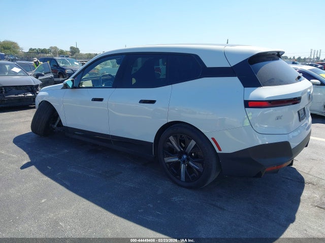 2024 BMW IX WB523CF03RCP63355 Photo 2