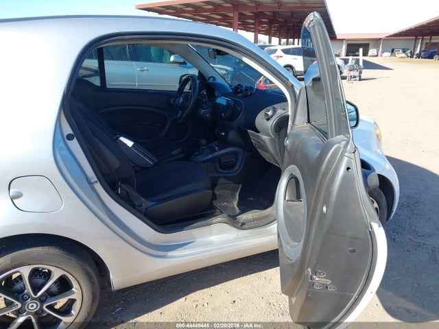 WMEFJ5DA8GK067999 Smart Fortwo Passion