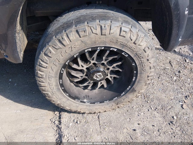 44449589 :رقم المزاد ، 3C6UR5NL9NG267770 vin ، 2022 Ram 2500 Laramie  4x4 6'4 Box مزاد بيع
