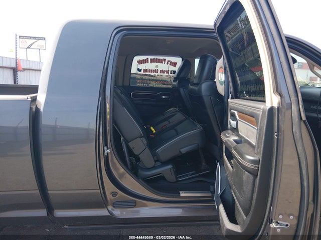 44449589 :رقم المزاد ، 3C6UR5NL9NG267770 vin ، 2022 Ram 2500 Laramie  4x4 6'4 Box مزاد بيع