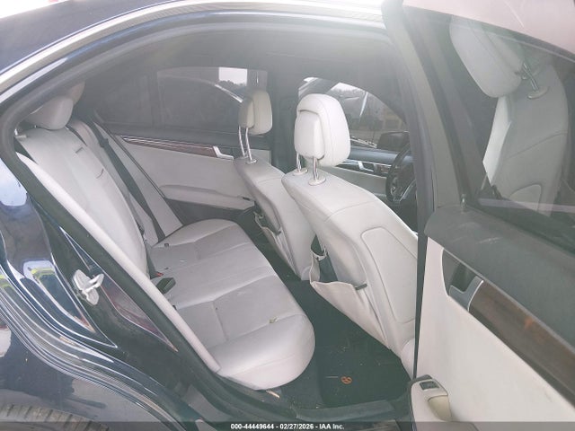 2013 Mercedes-benz C 250 Luxury/sport მანქანა იყიდება აუქციონზე, vin: WDDGF4HB0DR259573, აუქციონის ნომერი: 44449644