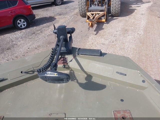 Продажа на аукционе авто 2017 Tracker Other, vin: BUJ31775E617, номер лота: 44449652
