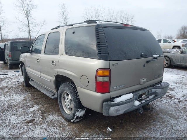 2001 CHEVROLET TAHOE 1GNEC13T91R204924 Photo 2