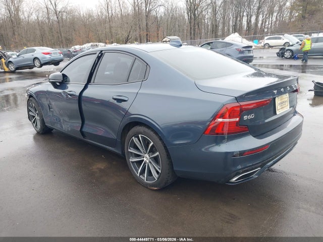 2022 VOLVO S60 7JRL12FZXNG161953 Photo 2
