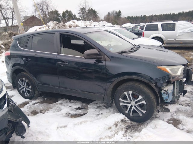 JTMBFREV8JJ226279 Toyota RAV4 LE