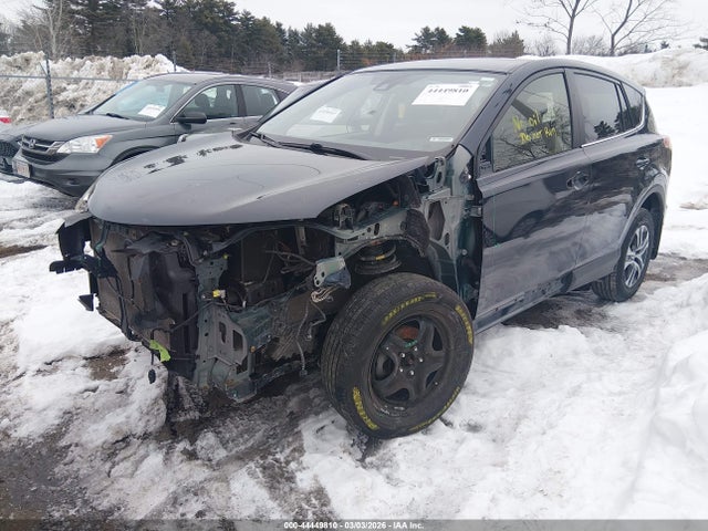 JTMBFREV8JJ226279 Toyota RAV4 LE