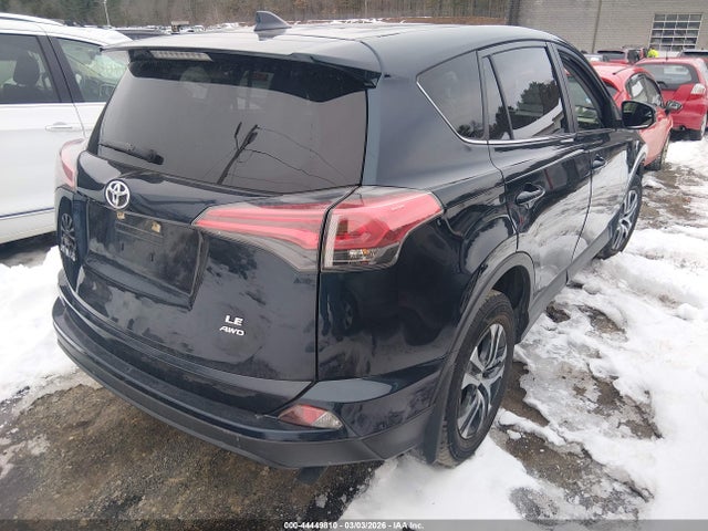 JTMBFREV8JJ226279 Toyota RAV4 LE