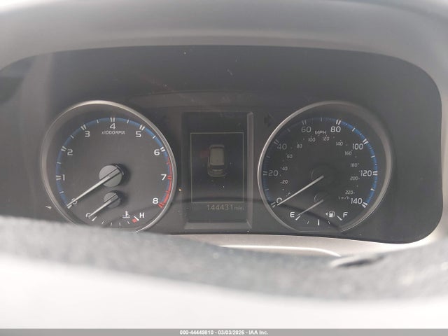 JTMBFREV8JJ226279 Toyota RAV4 LE