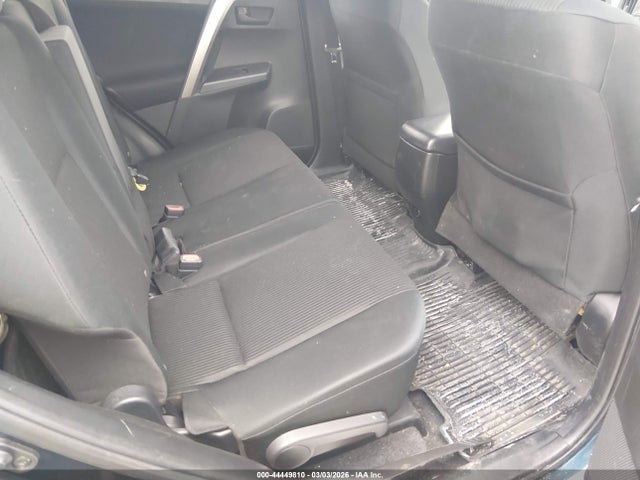 JTMBFREV8JJ226279 Toyota RAV4 LE