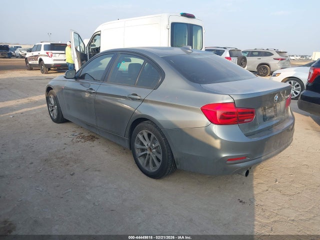 2018 BMW 320I WBA8A9C55JK623242 Photo 2