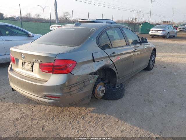 2018 BMW 320I WBA8A9C55JK623242 Photo 3