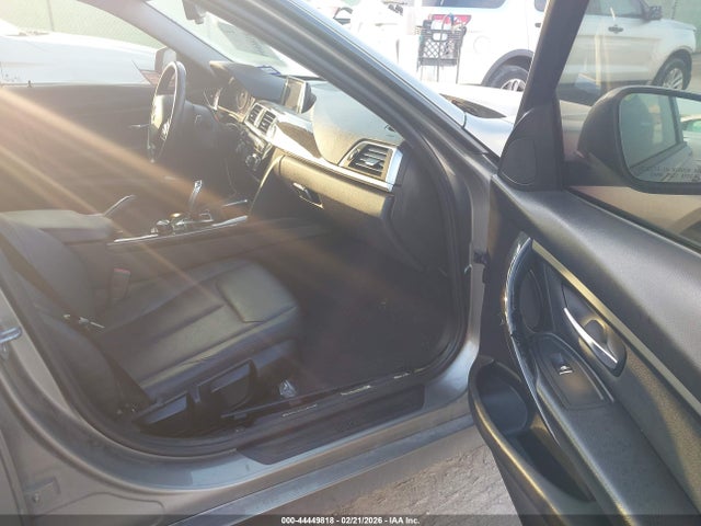 2018 BMW 320I WBA8A9C55JK623242 Photo 4