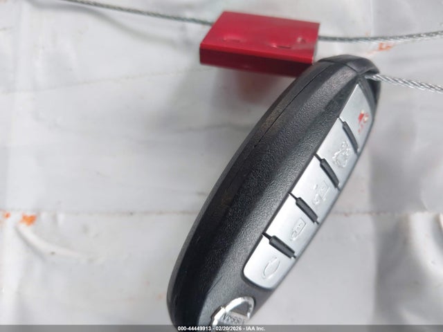 JN8AT2MT1HW383682 Nissan Rogue Sl