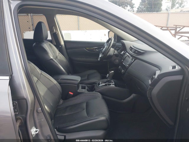 JN8AT2MT1HW383682 Nissan Rogue Sl