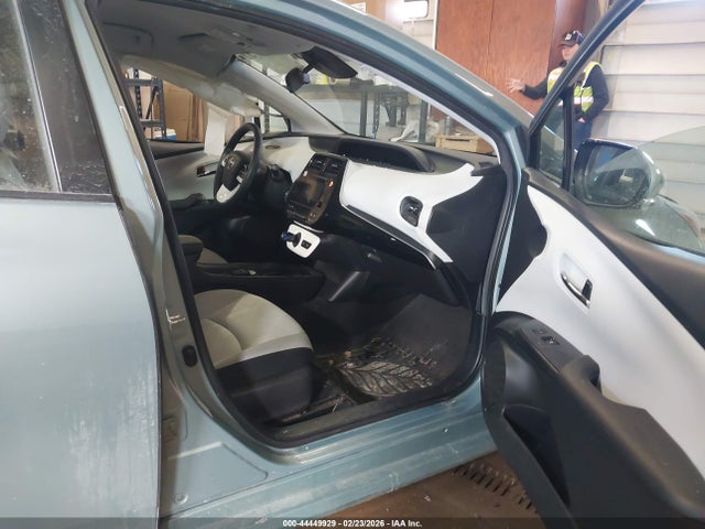 JTDKBRFU1H3542283 Toyota Prius Two