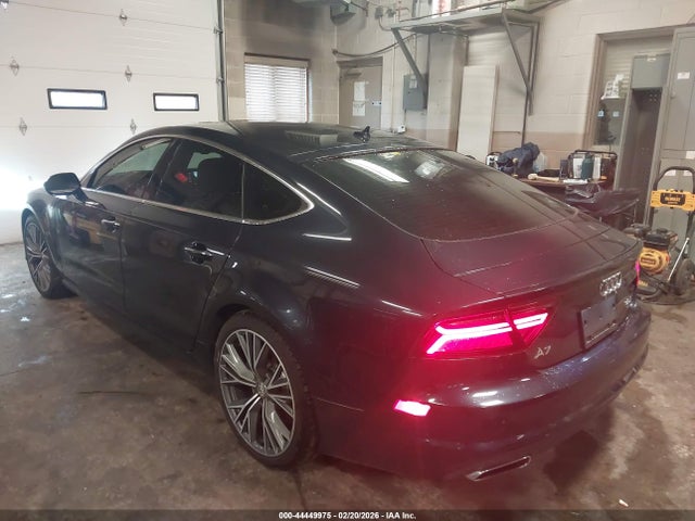 2016 AUDI A7 WAU2GAFC8GN075504 Photo 2