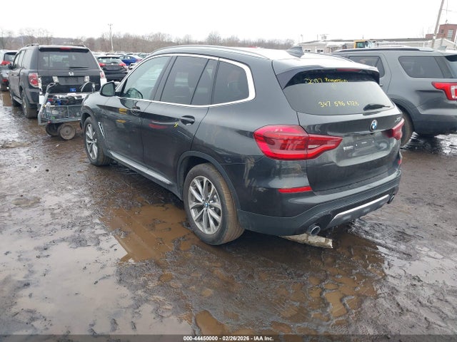 2018 BMW X3 5UXTR9C53JLC84160 Photo 2