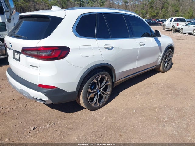 2021 BMW X5 5UXCR4C04M9E05996 Photo 3