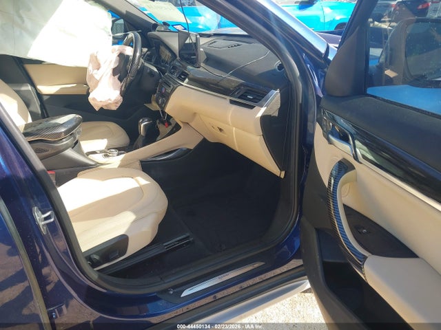 2017 BMW X1 WBXHT3C36H5F79243 Photo 4